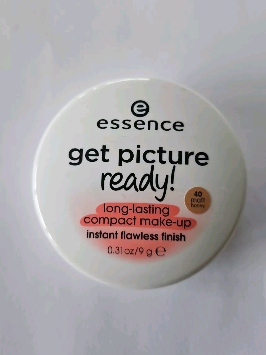 essence get redy 40 matt compact make up